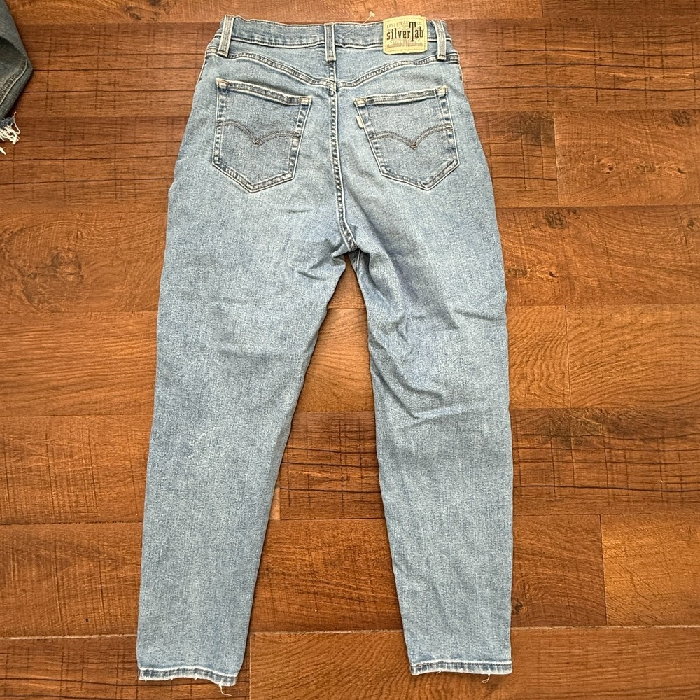 Levis Jeans Silver Tab Womens 29 Mom Jean Distressed Light Wash Blue - Picture 11 of 11